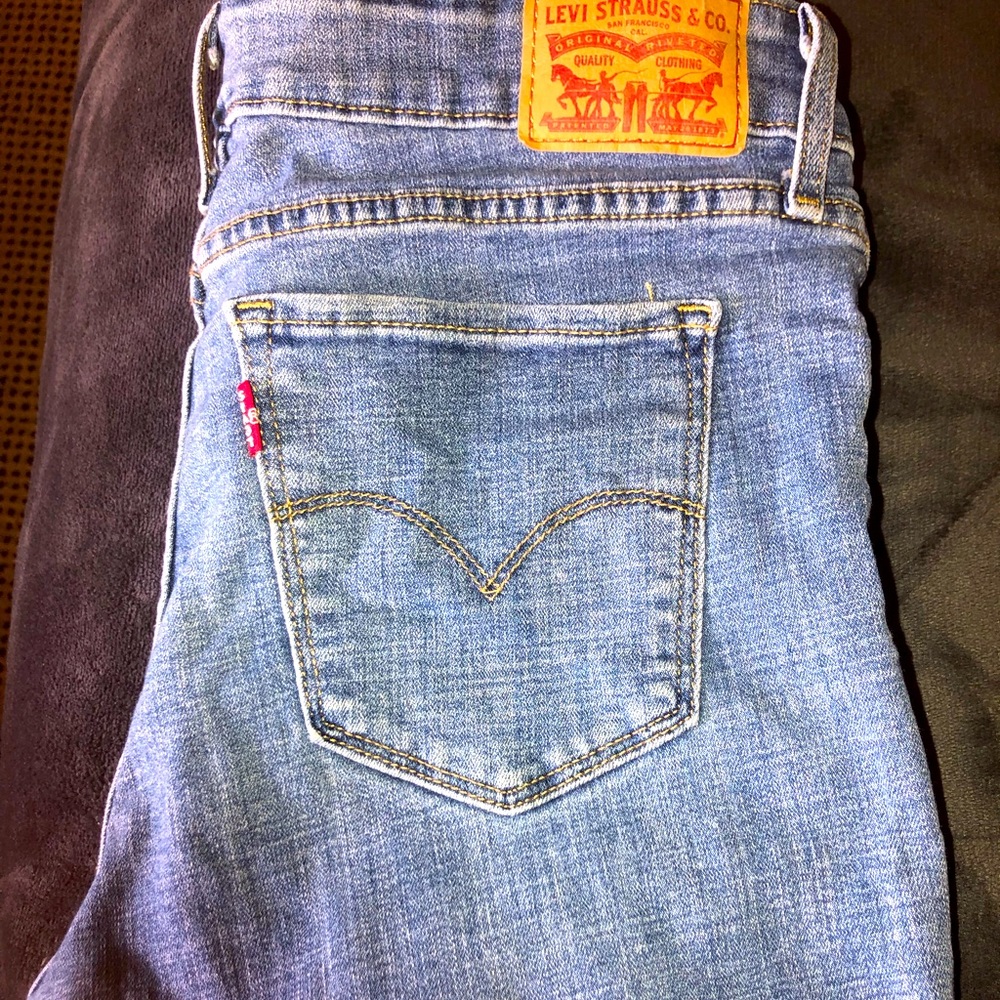 Levi’s mid rise skinny jeans